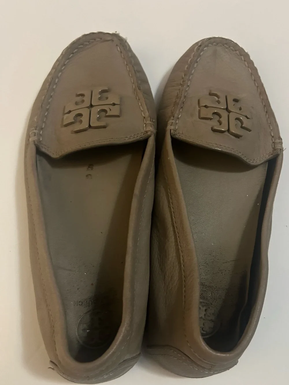 Tory Burch Taupe Brown Leather Logo Driving Loafers